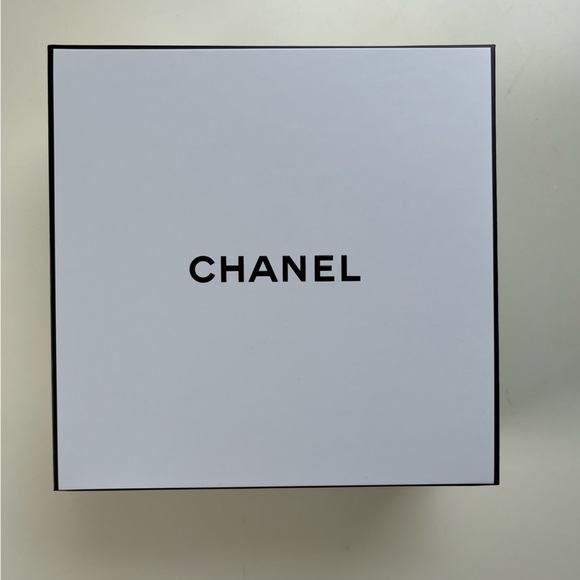 NEW Chanel Gift Box in Black & White for Handbags or Sunglasses and Jewelry - Picture 7 of 17